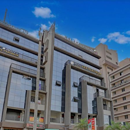 Hotel Lee Platinum Ahmedabad Eksteriør billede