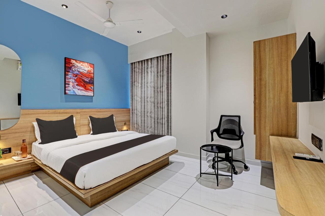Hotel Lee Platinum Ahmedabad Eksteriør billede