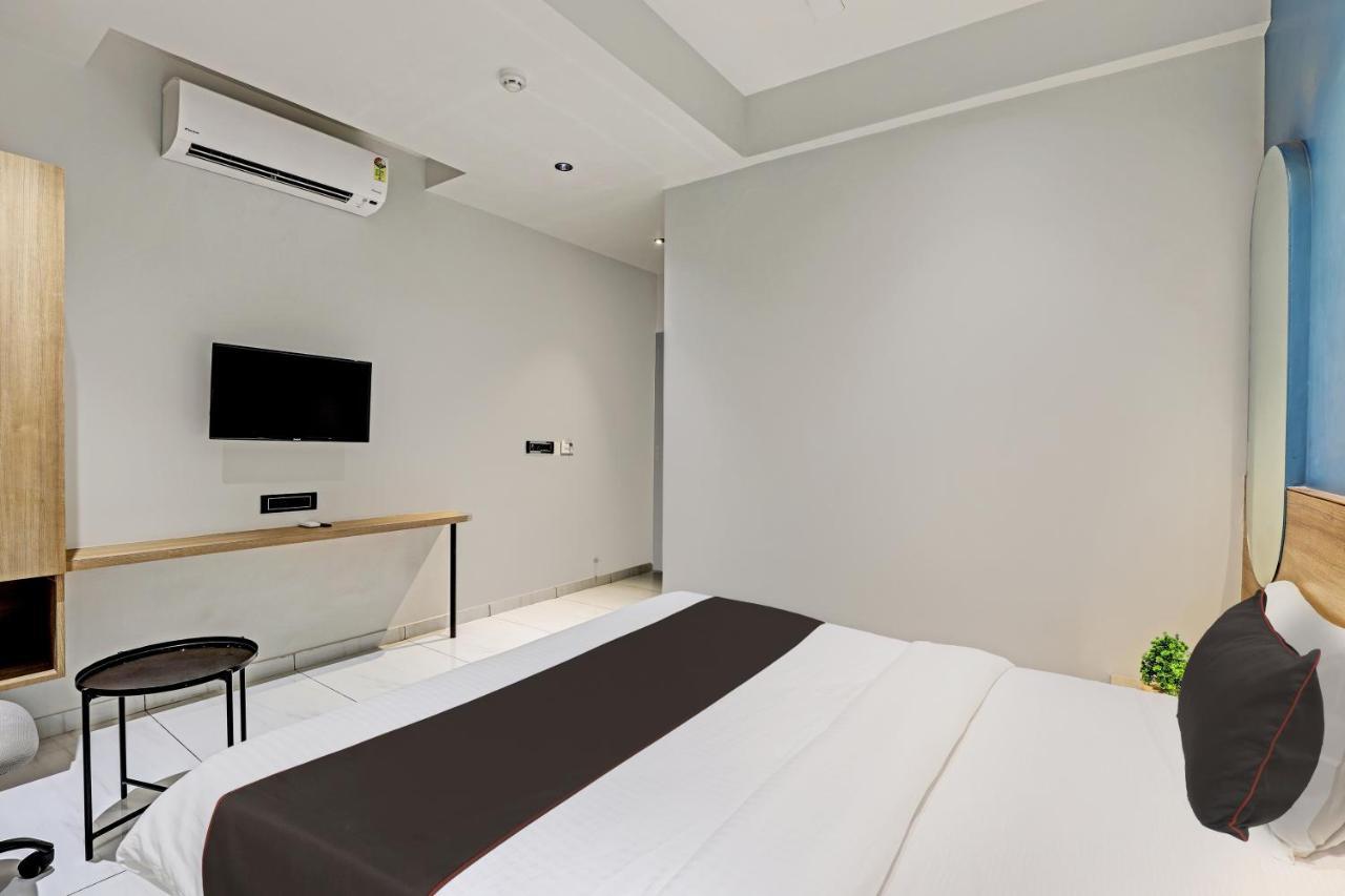 Hotel Lee Platinum Ahmedabad Eksteriør billede